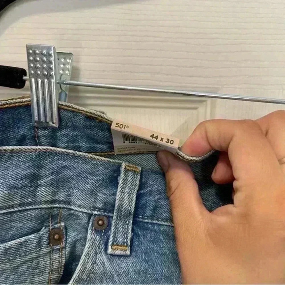 Levi’s Men’s 501 Stretch Mid Wash Blue Sz 44 x 30 - Picture 2 of 7